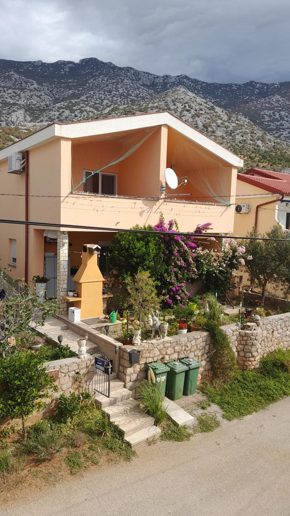 Apartmani Ivankovic Карлобаг Номер фото